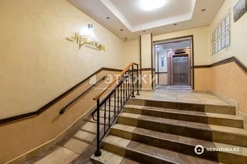 3-комнатная квартира, этаж 1 из 7, 80 м²