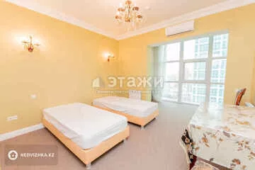 6-комнатная квартира, этаж 18 из 43, 248 м²