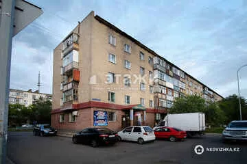 2-комнатная квартира, этаж 3 из 5, 40 м²