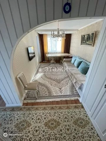 2-комнатная квартира, этаж 9 из 9, 55 м²