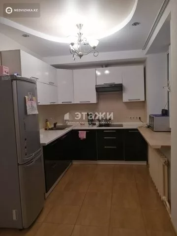 4-комнатная квартира, этаж 9 из 9, 96 м²