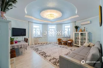 3-комнатная квартира, этаж 1 из 10, 113 м²