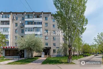 3-комнатная квартира, этаж 3 из 6, 59 м²