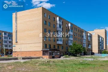 1-комнатная квартира, этаж 3 из 5, 38 м²