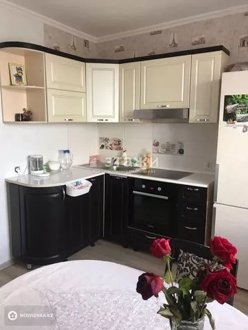 1-комнатная квартира, этаж 12 из 14, 37 м²