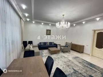 4-комнатная квартира, этаж 4 из 6, 200 м²