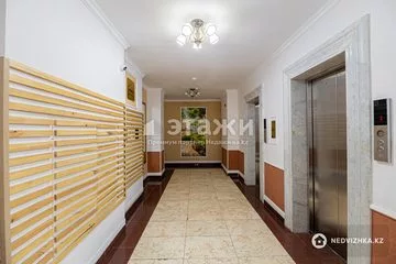 2-комнатная квартира, этаж 9 из 10, 60 м²