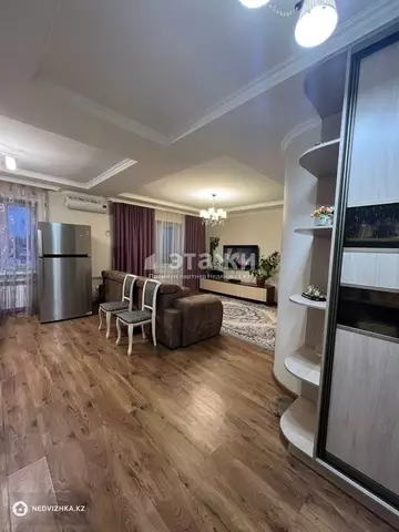 3-комнатная квартира, этаж 2 из 3, 101 м²