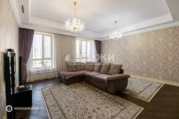 3-комнатная квартира, этаж 3 из 6, 128 м²