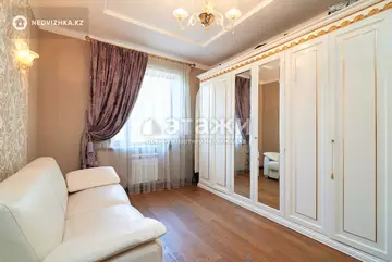 4-комнатная квартира, этаж 4 из 5, 128 м²