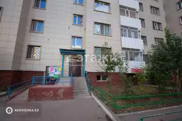 2-комнатная квартира, этаж 2 из 10, 74 м²