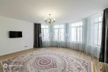 5-комнатная квартира, этаж 10 из 11, 228 м²