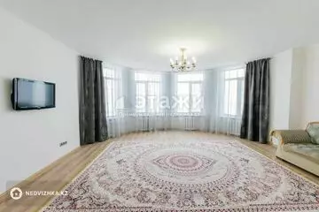 5-комнатная квартира, этаж 10 из 11, 228 м²