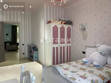 4-комнатная квартира, этаж 8 из 12, 130 м²