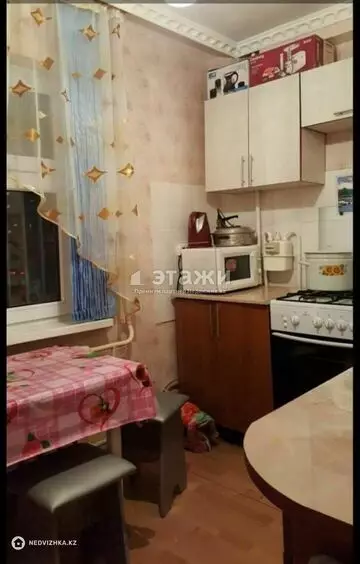 3-комнатная квартира, этаж 4 из 5, 60 м²