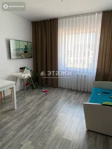 62 м², 2-комнатная квартира, этаж 3 из 12, 62 м², изображение - 2