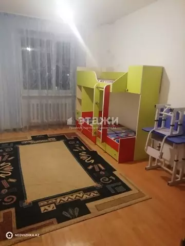 3-комнатная квартира, этаж 4 из 5, 70 м²