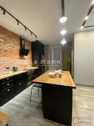 3-комнатная квартира, этаж 2 из 16, 70 м²