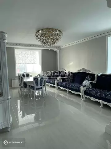 8-комнатная квартира, этаж 9 из 9, 206 м²