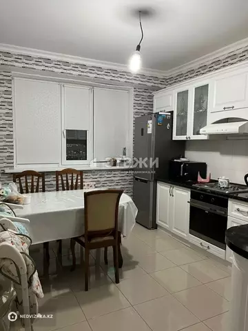 3-комнатная квартира, этаж 11 из 24, 86 м²