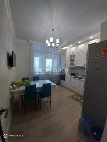 2-комнатная квартира, этаж 9 из 9, 74 м²