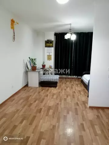 1-комнатная квартира, этаж 2 из 9, 32 м²