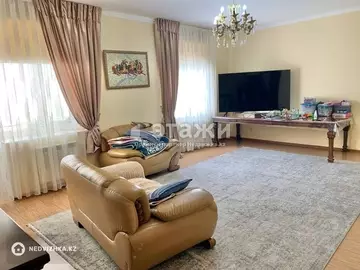 3-комнатная квартира, этаж 4 из 5, 122 м²