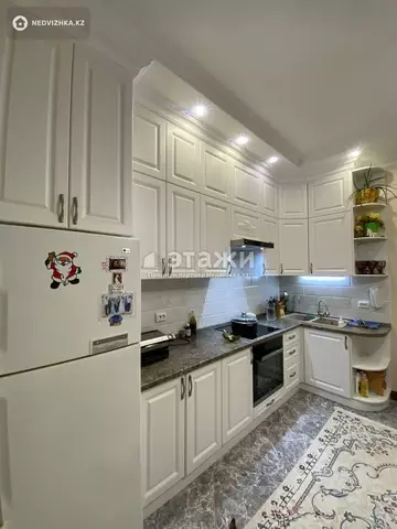 3-комнатная квартира, этаж 4 из 9, 94 м²