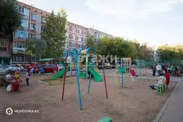 3-комнатная квартира, этаж 4 из 5, 60 м²
