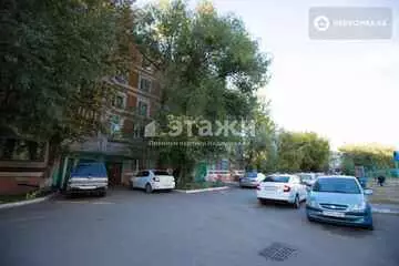 3-комнатная квартира, этаж 4 из 5, 60 м²
