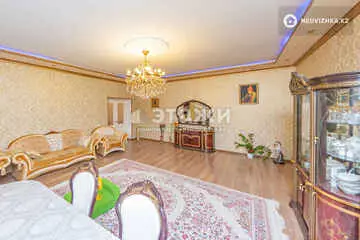 4-комнатная квартира, этаж 5 из 6, 166 м²