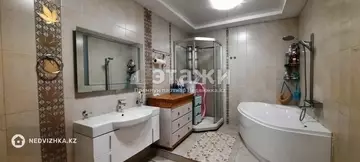 5-комнатная квартира, этаж 9 из 10, 191 м²