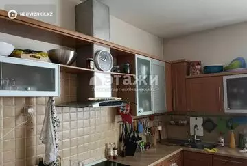 5-комнатная квартира, этаж 4 из 4, 282 м²