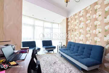 3-комнатная квартира, этаж 4 из 9, 91 м²