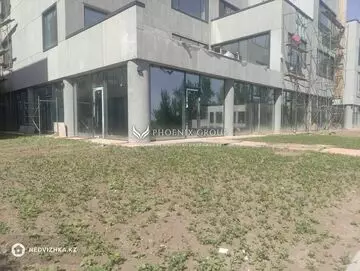 5-комнатная квартира, этаж 1 из 3, 212 м²