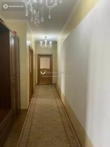 4-комнатная квартира, этаж 8 из 12, 145 м²