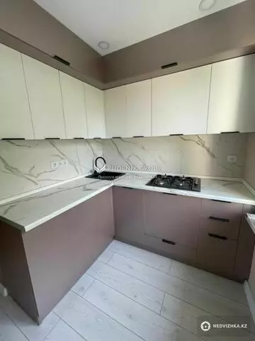 2-комнатная квартира, этаж 4 из 4, 44 м²