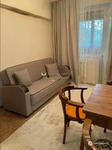 2-комнатная квартира, этаж 3 из 5, 42 м²