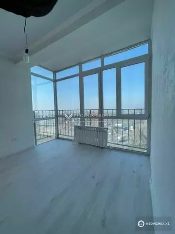 1-комнатная квартира, этаж 9 из 10, 38 м²