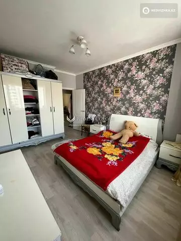 3-комнатная квартира, этаж 6 из 9, 80 м²