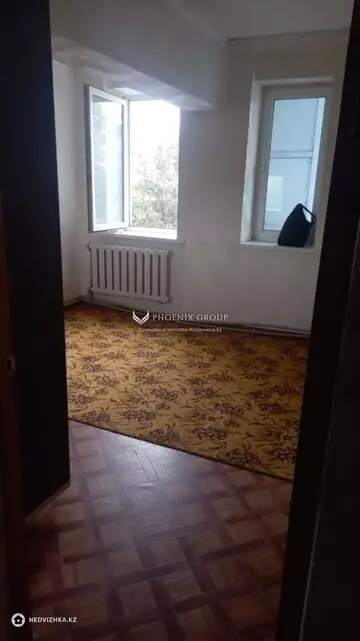 2-комнатная квартира, этаж 3 из 5, 43 м²