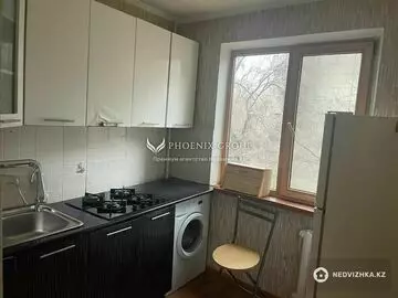 2-комнатная квартира, этаж 3 из 4, 44 м²