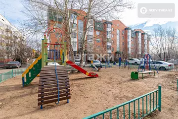 4-комнатная квартира, этаж 4 из 6, 77 м²