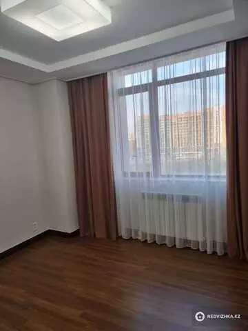 4-комнатная квартира, этаж 12 из 21, 110 м², на длительный срок