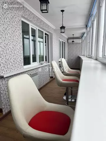 5-комнатная квартира, этаж 16 из 16, 145 м²