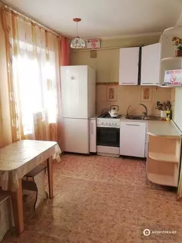 1-комнатная квартира, этаж 2 из 4, 32 м², посуточно