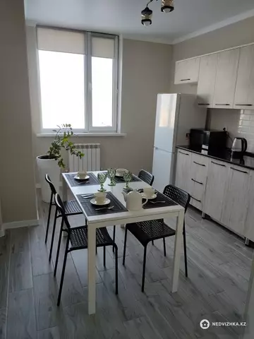 45 м², 1-комнатная квартира, этаж 9 из 12, 45 м², посуточно, изображение - 3