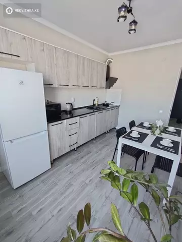 45 м², 1-комнатная квартира, этаж 9 из 12, 45 м², посуточно, изображение - 5