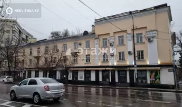 11-комнатная квартира, этаж 3 из 3, 300 м²