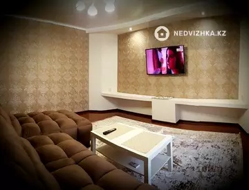 2-комнатная квартира, этаж 2 из 5, 65 м², посуточно